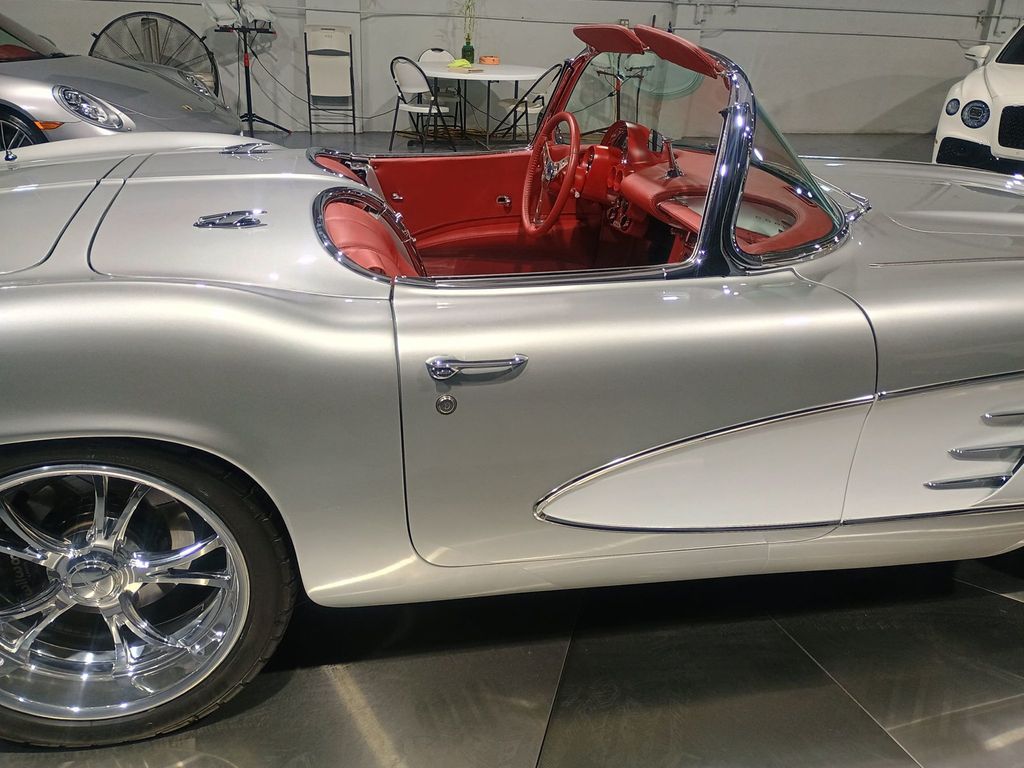 1961 Chevrolet Corvette Restomod Gen V LT1 - 22973781 - 23