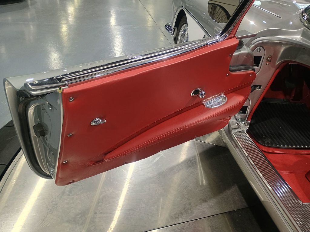 1961 Chevrolet Corvette Restomod Gen V LT1 - 22973781 - 27