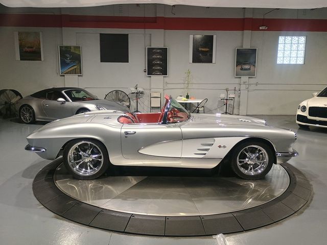 1961 Chevrolet Corvette Restomod Gen V LT1 - 22973781 - 8