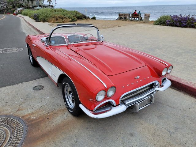 1961 Chevrolet Corvette RESTORED 1961 CORVETTE, GREAT DRIVER! - 21920698 - 0