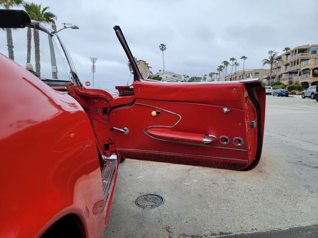 1961 Chevrolet Corvette RESTORED 1961 CORVETTE, GREAT DRIVER! - 21920698 - 11