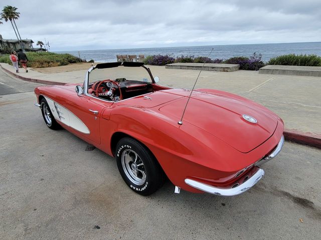 1961 Chevrolet Corvette RESTORED 1961 CORVETTE, GREAT DRIVER! - 21920698 - 28
