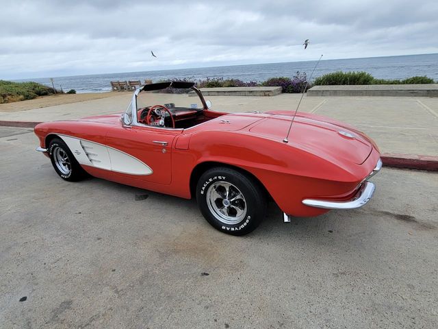 1961 Chevrolet Corvette RESTORED 1961 CORVETTE, GREAT DRIVER! - 21920698 - 29