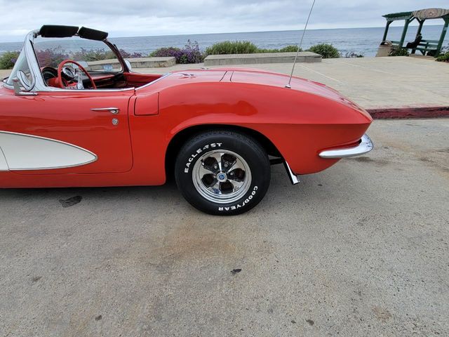 1961 Chevrolet Corvette RESTORED 1961 CORVETTE, GREAT DRIVER! - 21920698 - 31
