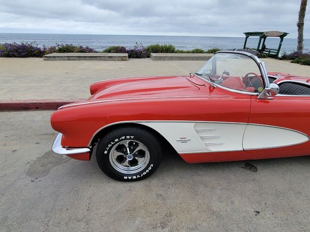 1961 Chevrolet Corvette RESTORED 1961 CORVETTE, GREAT DRIVER! - 21920698 - 32