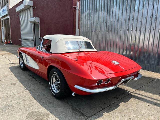 1961 Chevrolet Corvette RESTORED 1961 CORVETTE, GREAT DRIVER! - 21920698 - 52