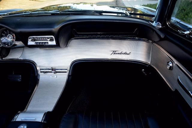 1962 Ford Thunderbird  - 16794650 - 17