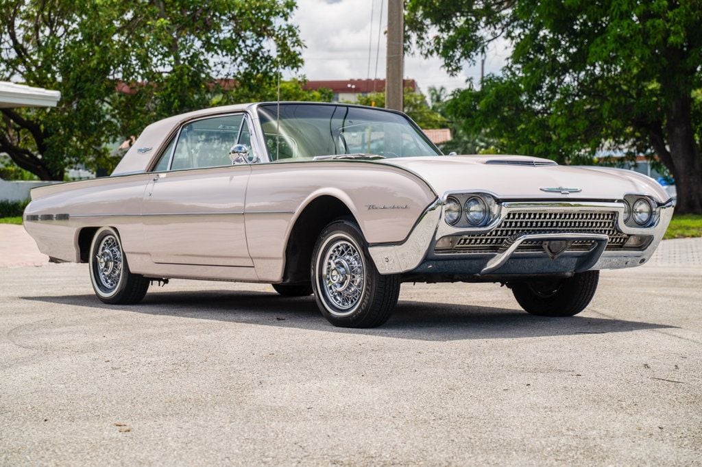 1962 Ford ThunderBird  - 22543122 - 1