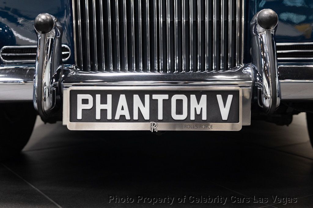 1962 Rolls-Royce Phantom V Phantom V Limosine by James Young - 22531997 - 10