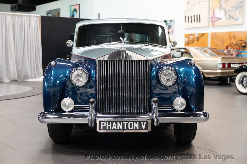 1962 Rolls-Royce Phantom V Phantom V Limosine by James Young - 22531997 - 2