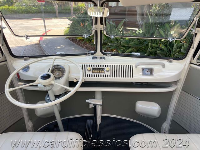 1962 Volkswagen 23-Window Bus  - 21955189 - 14