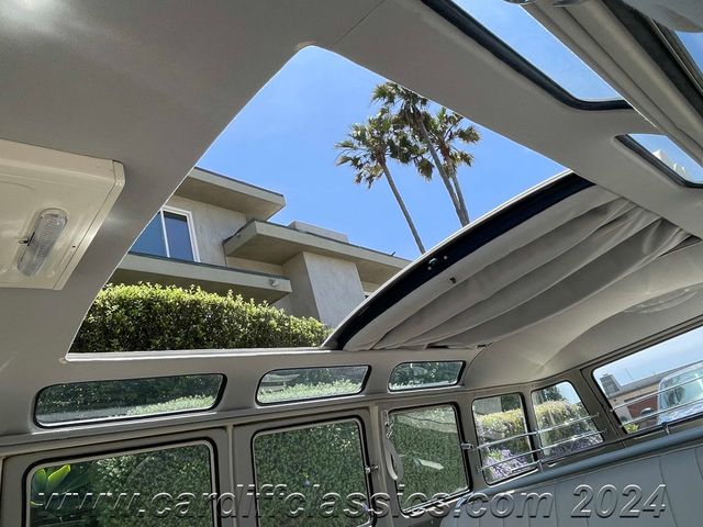 1962 Volkswagen 23-Window Bus  - 21955189 - 19