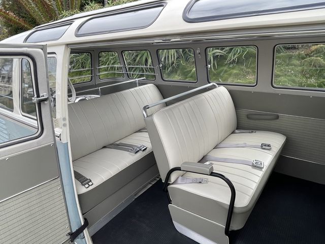 1962 Volkswagen 23-Window Bus  - 21955189 - 23