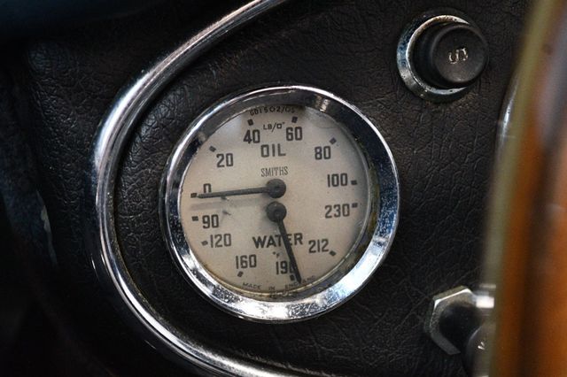 1963 Austin Healey 3000  - 23044453 - 32