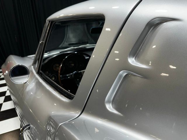 1963 Chevrolet Corvette STINGRAY SPLIT WINDOW - 22795184 - 25