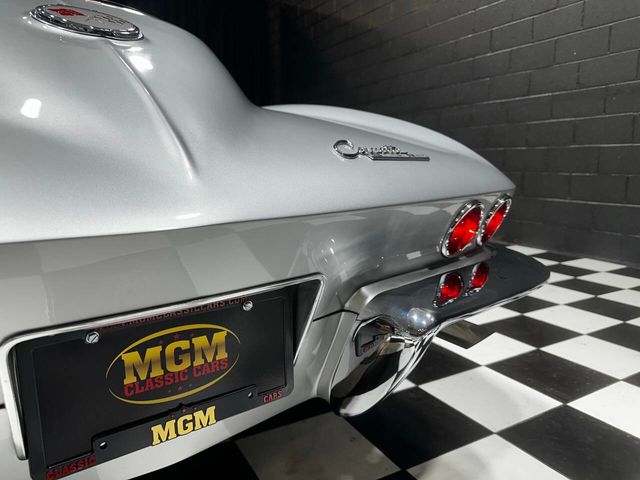 1963 Chevrolet Corvette STINGRAY SPLIT WINDOW - 22795184 - 30