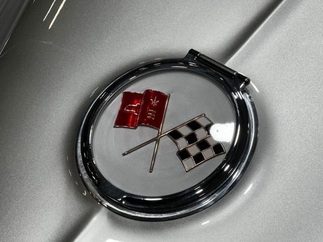 1963 Chevrolet Corvette STINGRAY SPLIT WINDOW - 22795184 - 32