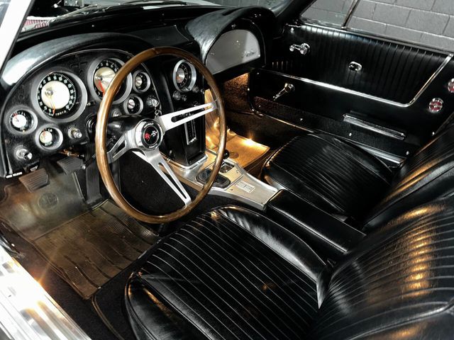 1963 Chevrolet Corvette STINGRAY SPLIT WINDOW - 22795184 - 48