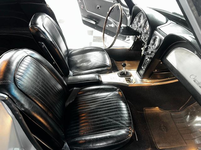 1963 Chevrolet Corvette STINGRAY SPLIT WINDOW - 22795184 - 65