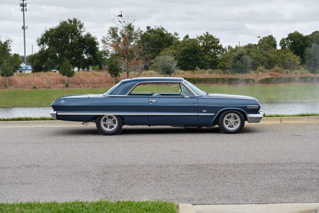 1963 Chevrolet Impala Sport Coupe Restored with Cold AC - 22250057 - 5