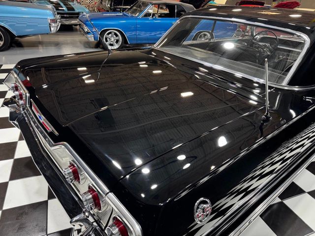 1963 Chevrolet Impala SS 409/340 HP V-8 L-33 MATCHING NUMBERS 4-Speed - 22965147 - 20