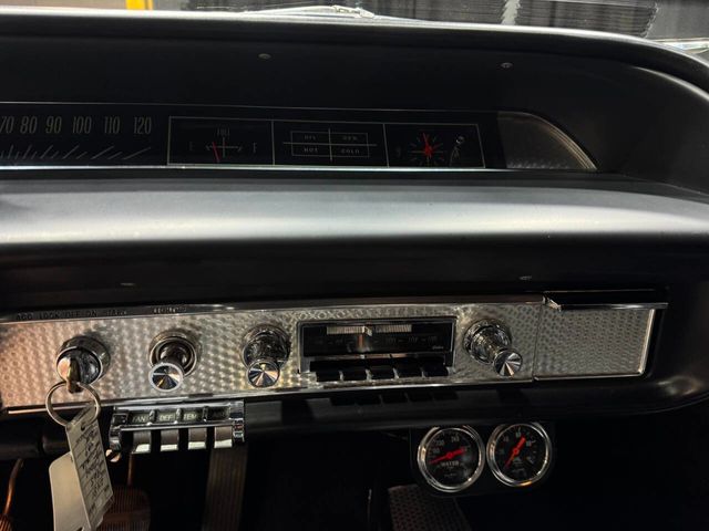 1963 Chevrolet Impala SS 409/340 HP V-8 L-33 MATCHING NUMBERS 4-Speed - 22965147 - 64