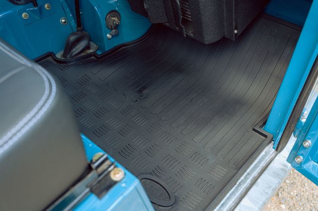 1963 Land Rover 109 Series IIA Fully Restored '63 Land Rover 109 Series IIA! - 22940965 - 87