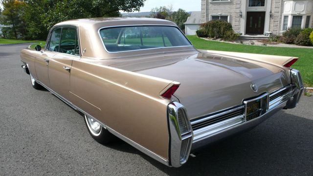 1964 Cadillac FLEETWOOD 4 DR - 9516734 - 58