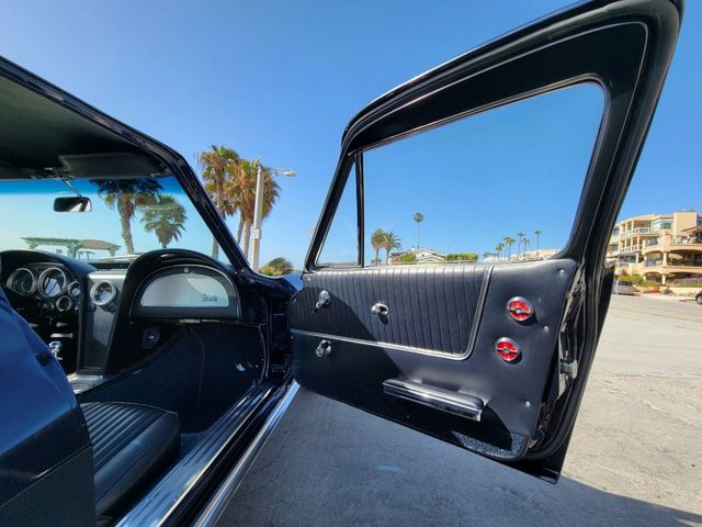1964 Chevrolet Corvette StingRay Coupe MATCHING NUMBERS, NICEST EXAMPLE! - 21437744 - 32