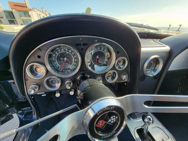 1964 Chevrolet Corvette StingRay Coupe MATCHING NUMBERS, NICEST EXAMPLE! - 21437744 - 43