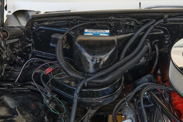 1964 Chevrolet Impala SS 327 V8 Automatic - 22421814 - 37