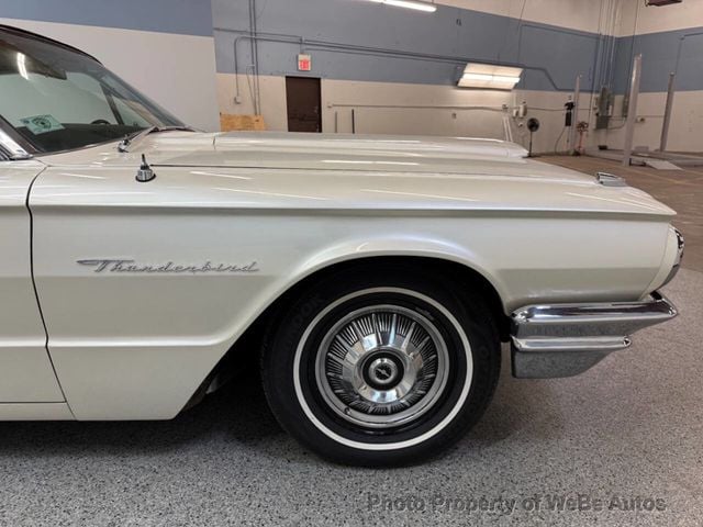 1964 Ford Thunderbird  - 22933770 - 18