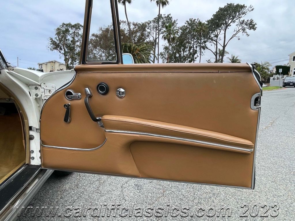 1964 Mercedes-Benz 220SE Cabriolet  - 21942460 - 22