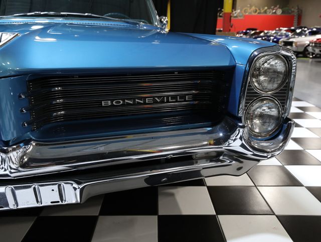 1964 Pontiac Bonneville Convertible - 23056697 - 9