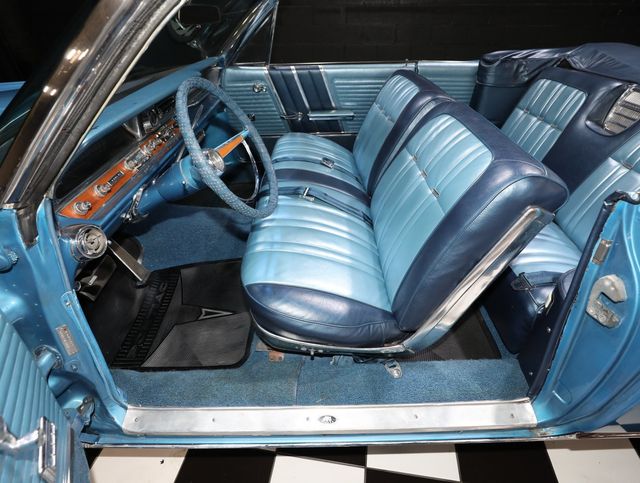 1964 Pontiac Bonneville Convertible - 23056697 - 51