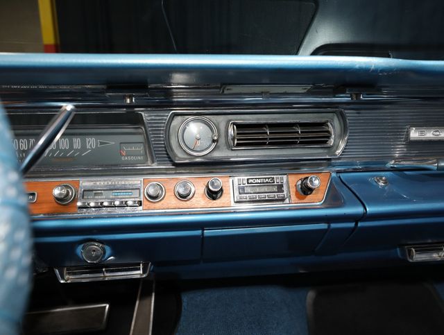 1964 Pontiac Bonneville Convertible - 23056697 - 53