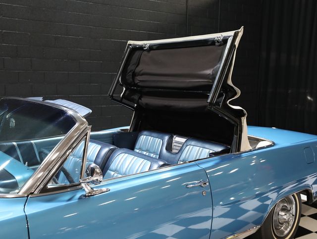 1964 Pontiac Bonneville Convertible - 23056697 - 79