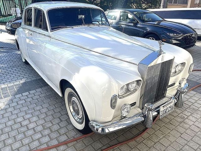 1964 Rolls-Royce Silver Cloud 3 Luxury Sedan - 21525089 - 18