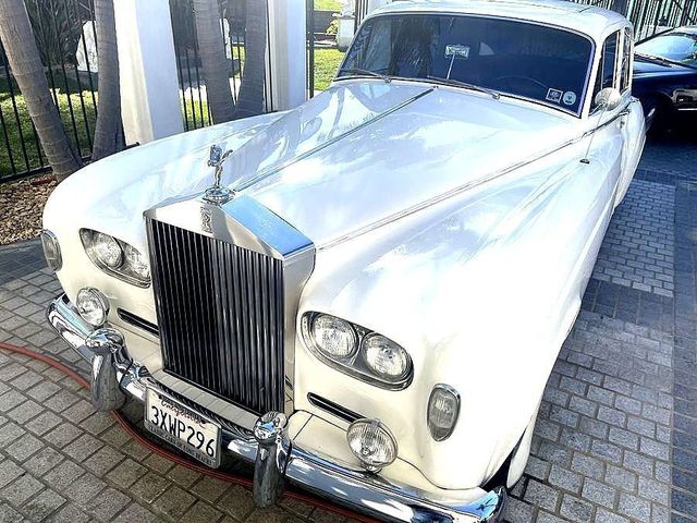 1964 Rolls-Royce Silver Cloud 3 Luxury Sedan - 21525089 - 1