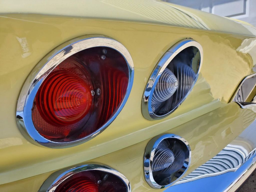 1965 Chevrolet Corvette 427/435 - 18957928 - 19