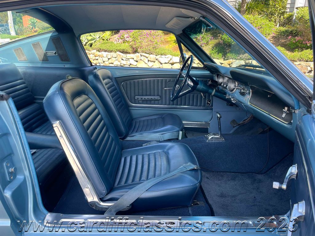 1965 Ford Mustang V8 Fastback  - 21961938 - 13