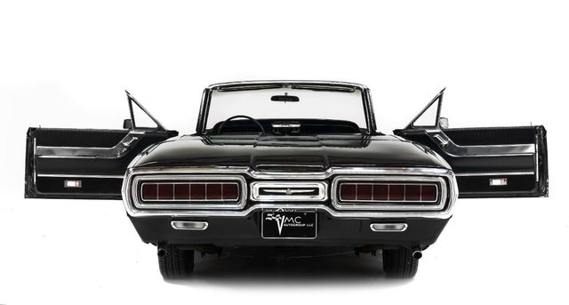 1965 Ford ThunderBird  - 22130061 - 10