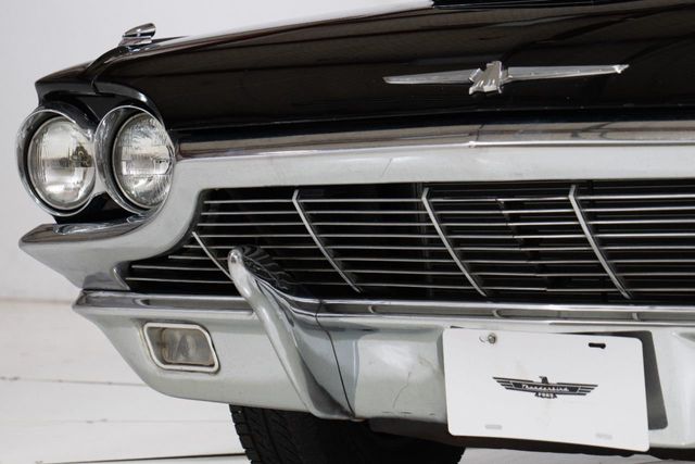 1965 Ford ThunderBird  - 22130061 - 17