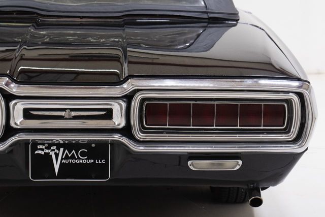 1965 Ford ThunderBird  - 22130061 - 23