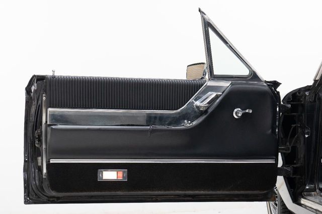 1965 Ford ThunderBird  - 22130061 - 26