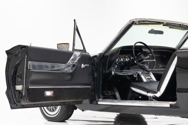 1965 Ford ThunderBird  - 22130061 - 27