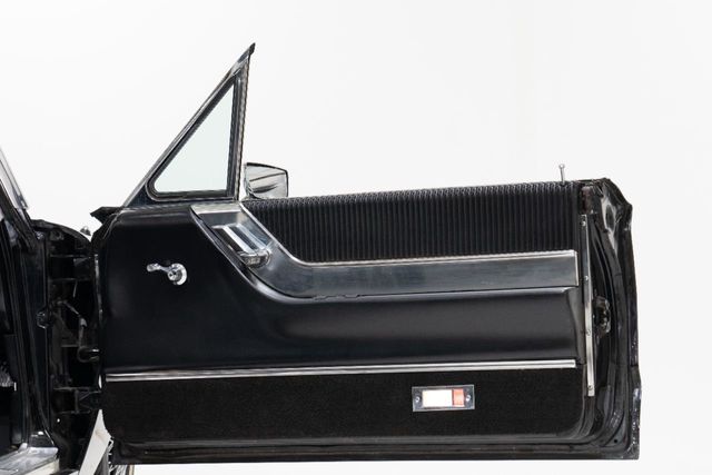 1965 Ford ThunderBird  - 22130061 - 29