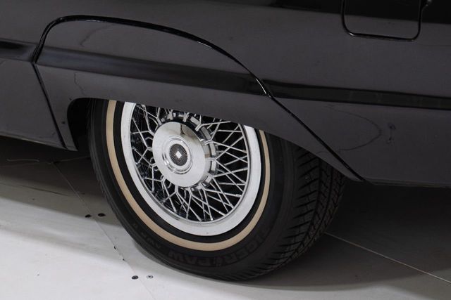 1965 Ford ThunderBird  - 22130061 - 31