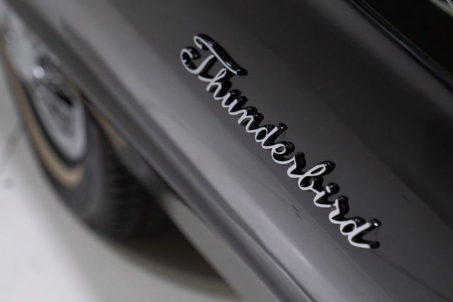 1965 Ford ThunderBird  - 22130061 - 34