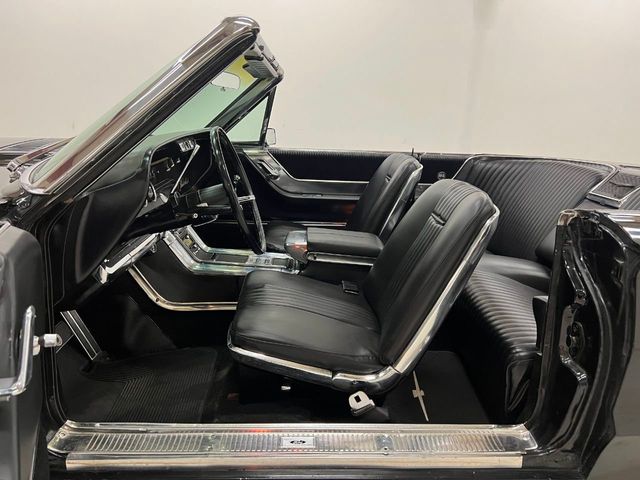 1965 Ford ThunderBird  - 22130061 - 35